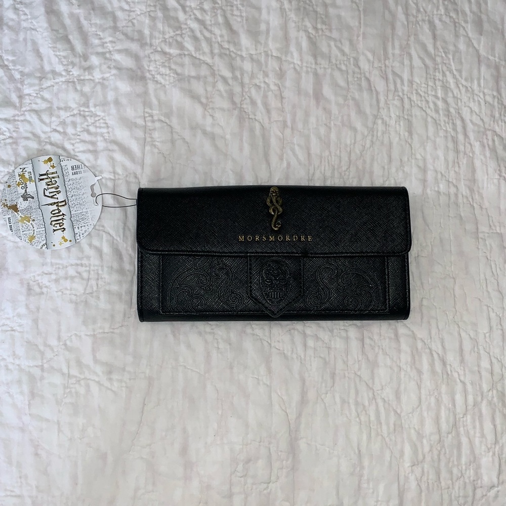 LOUNGEFLY WALLET